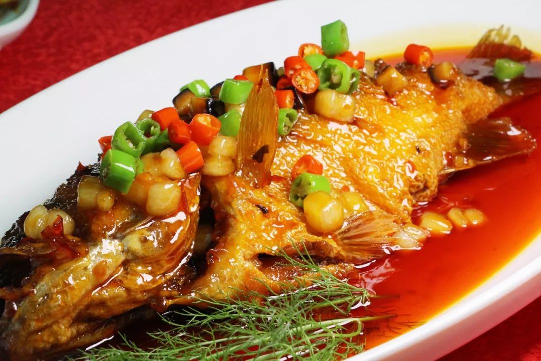 干烧鲈鱼