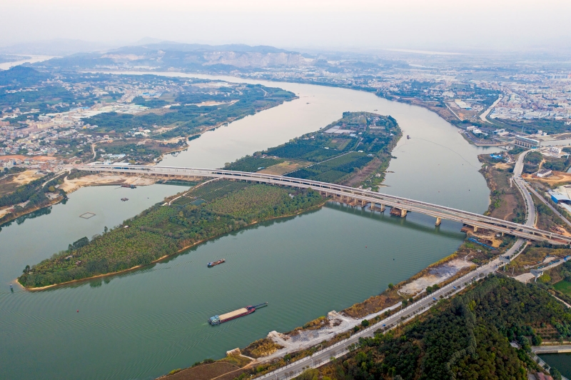 又称龙溪东江大桥,是中国广东省境内一座连接惠州市博罗县龙溪街道与