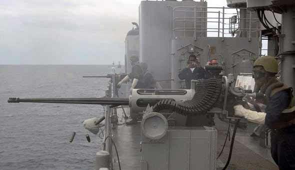  p>m242型"大毒蛇"25毫米链式机关炮.