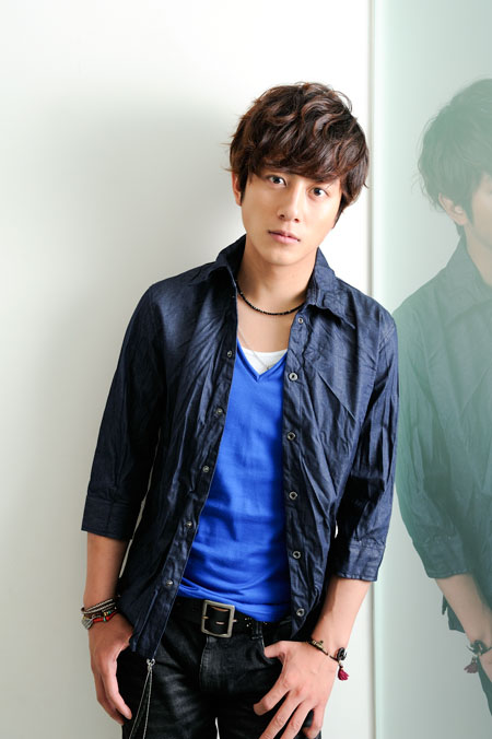  p>沟端淳平(みぞばた じゅんぺい),1989年6月14日出生于日本和歌山县