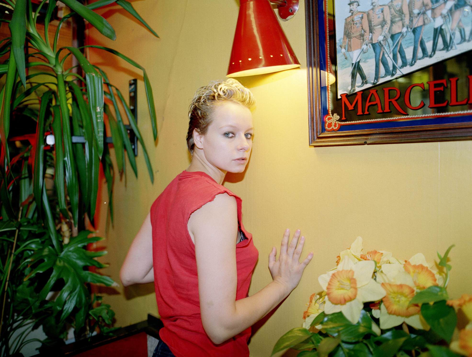  p>萨曼莎·莫顿,1977年5月13日出生于英国诺丁汉,英国女影星,导演.