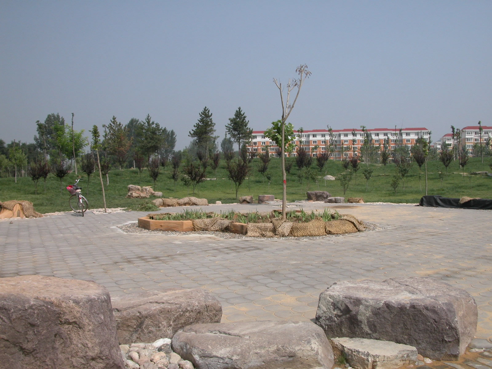 u3rm">百泉公园位于 a target="_blank" href="/item/延庆县/802358"