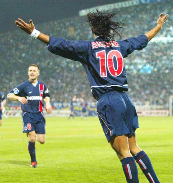 ronaldo de assis moreira