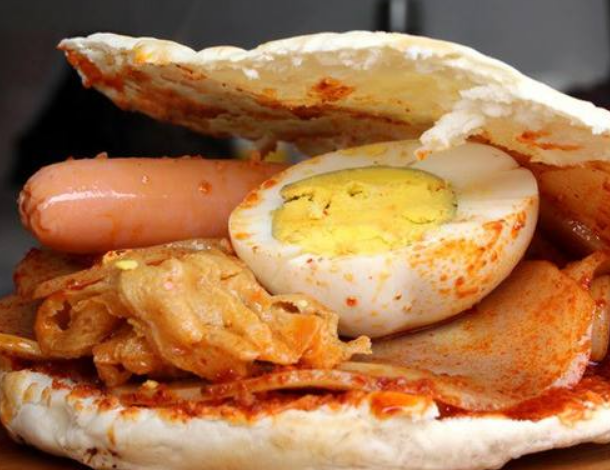  p>洋芋片夹馍是陕西省西安市 a target="_blank" href="/item/高陵区