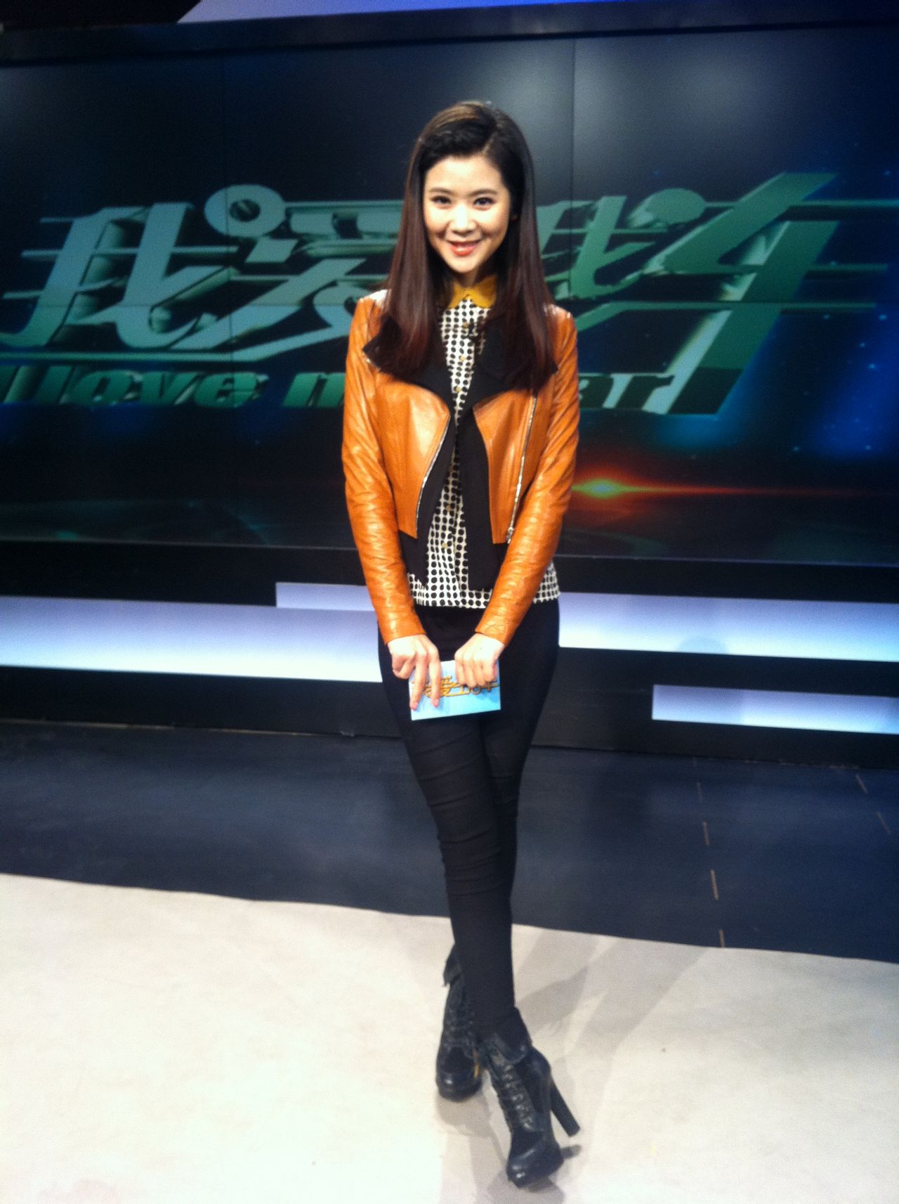 傲然,1986年4月14日出生于天津,毕业于天津市师范大学04级播音与主持