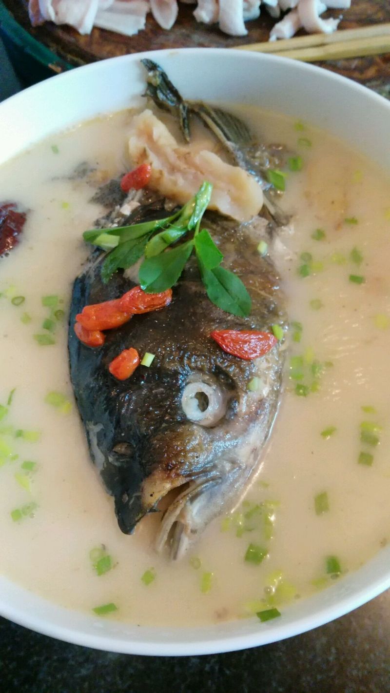 枸杞鱼头汤