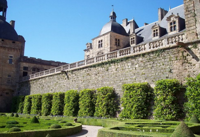 1855年,歌碧庄园被评为梅多克列级酒庄第五级. /p>