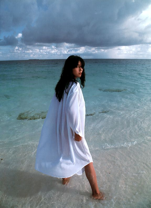  p>青山知可子(あおやま ちかこ),1966年7月7日出生于大阪府.