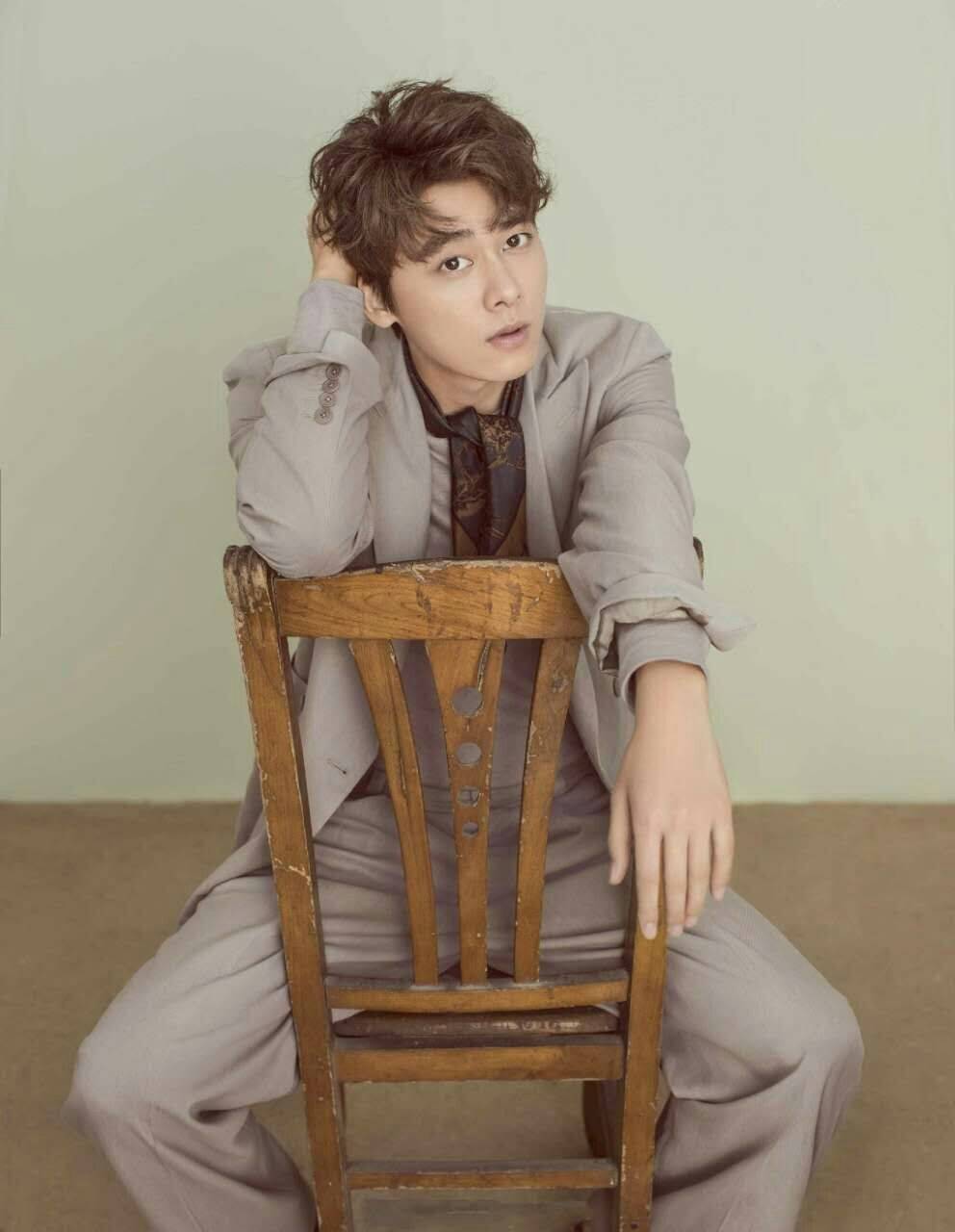  p>李易峰,1987年5月4日出生于四川省成都市,中国内地男演员,流行乐