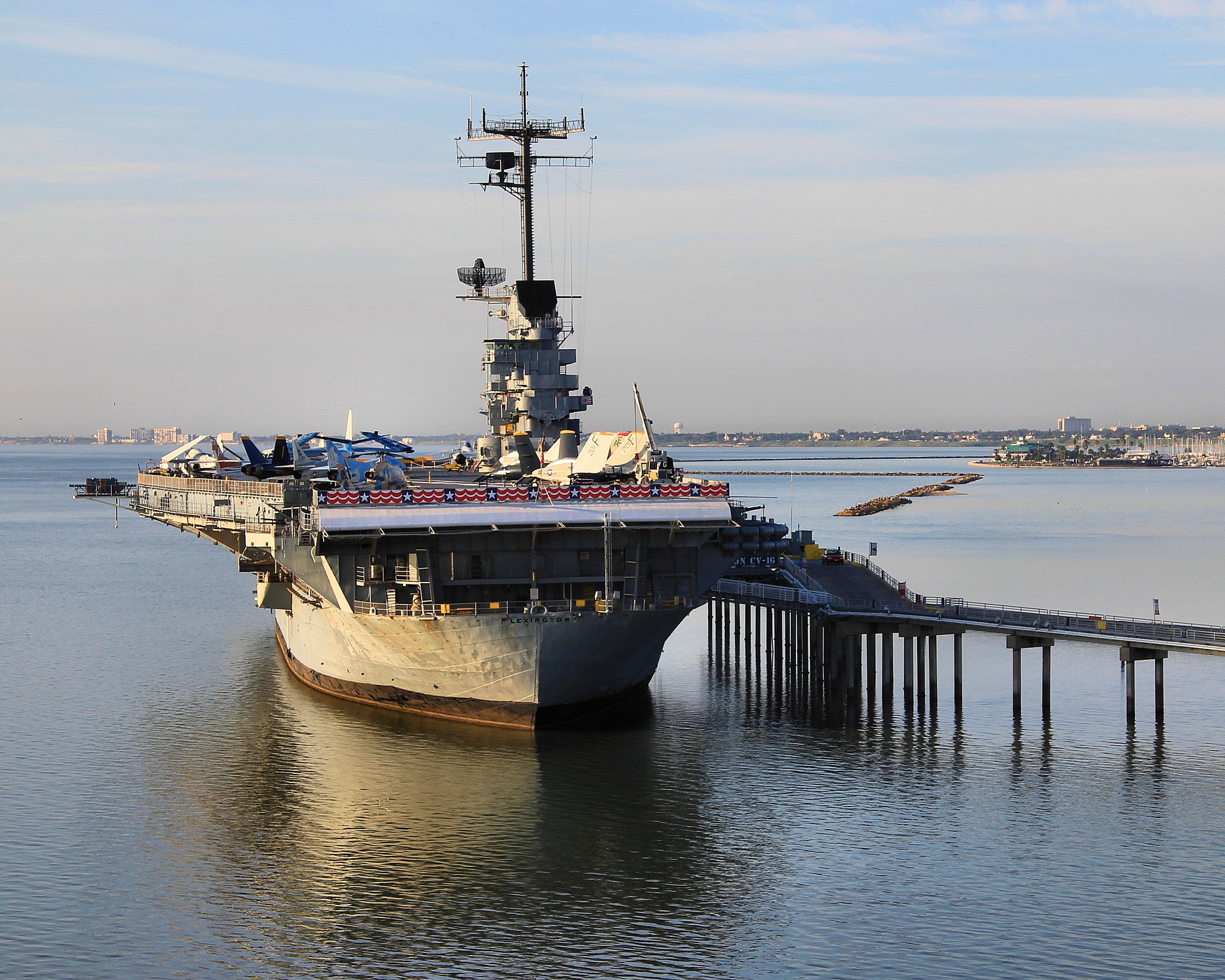  p>列克星敦号航空母舰(舷号:cv-16),是 a target="_blank" href="