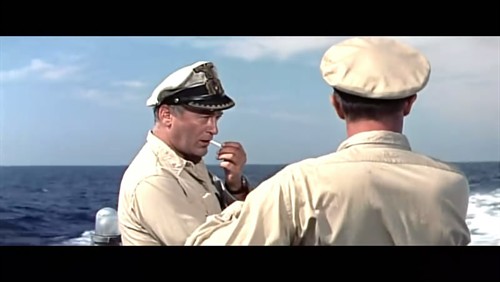  p>《海底喋血战》是迪克·鲍威尔执导的动作冒险片,由罗伯特·米彻姆