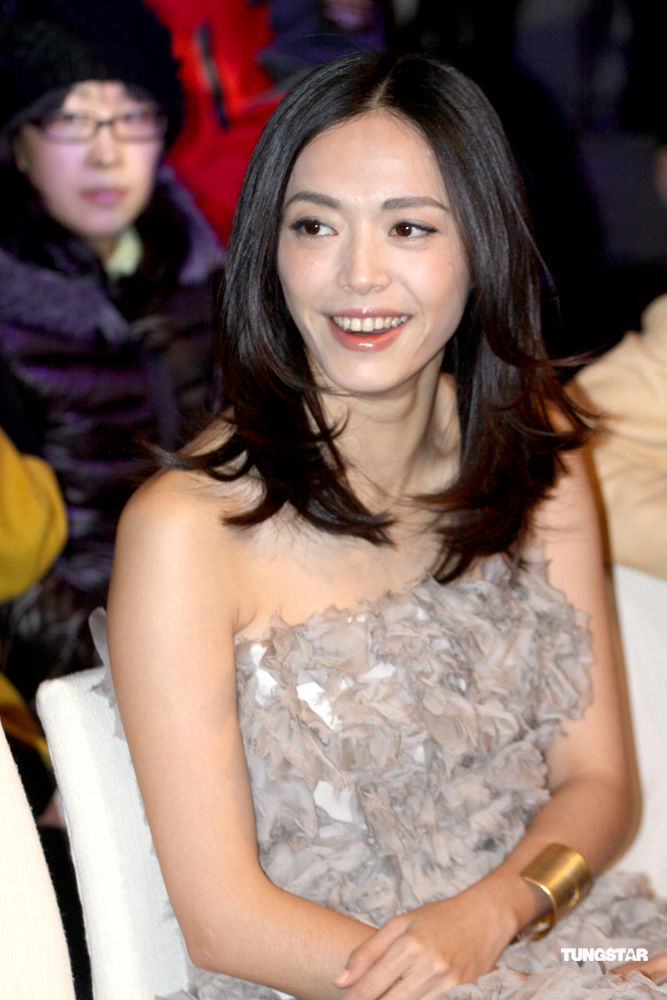  p>姚晨,1979年10月5日出生于福建福州,祖籍福建泉州石狮,成长于福建