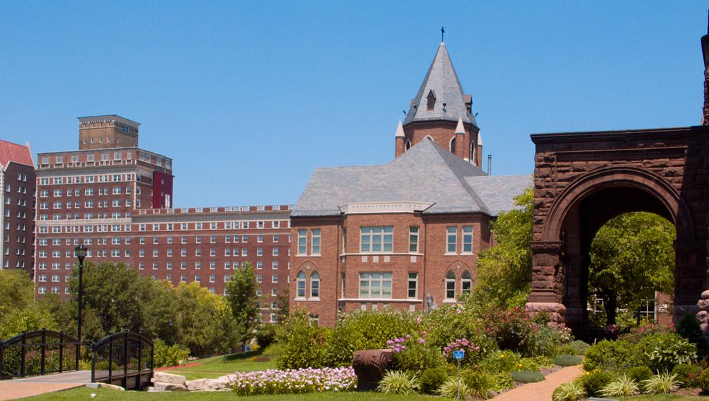 data-lemmaid="6677691">圣路易斯大学 /a>(saint louis university)