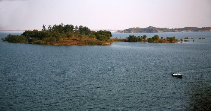 南水库位于河北省 a target="_blank" href="/item/平山县">平山县 /a