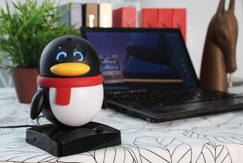 "小q机器人"的技术创新结合了拥有数亿用户的即时通讯技术和机器人