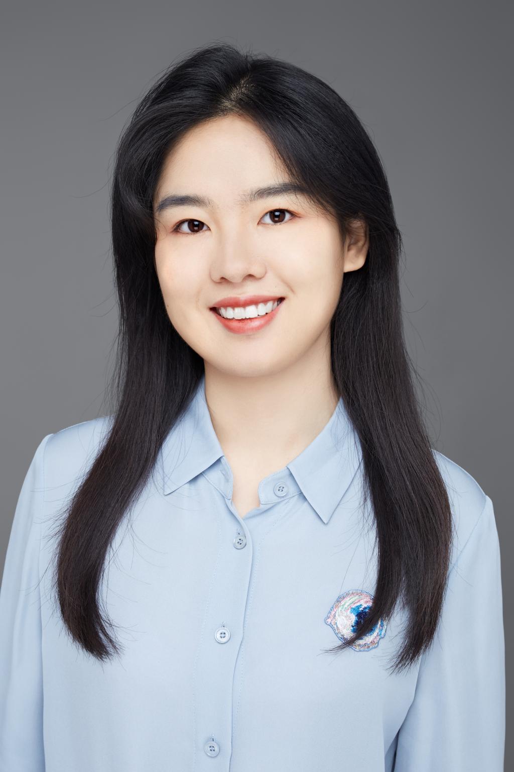 就职于 a target="_blank" href="/item/中国政法大学外国语学院