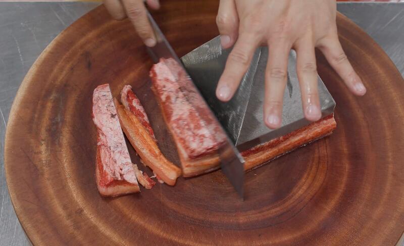  p data-id="gnvecr52te">宝塔肉是一道超高难度