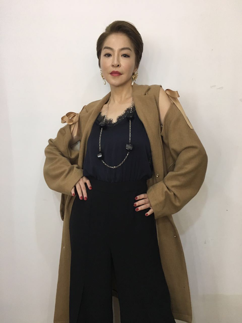  p data-id="gnbvlicr7p">李芳雯,1964年10月17日出生于 a target="