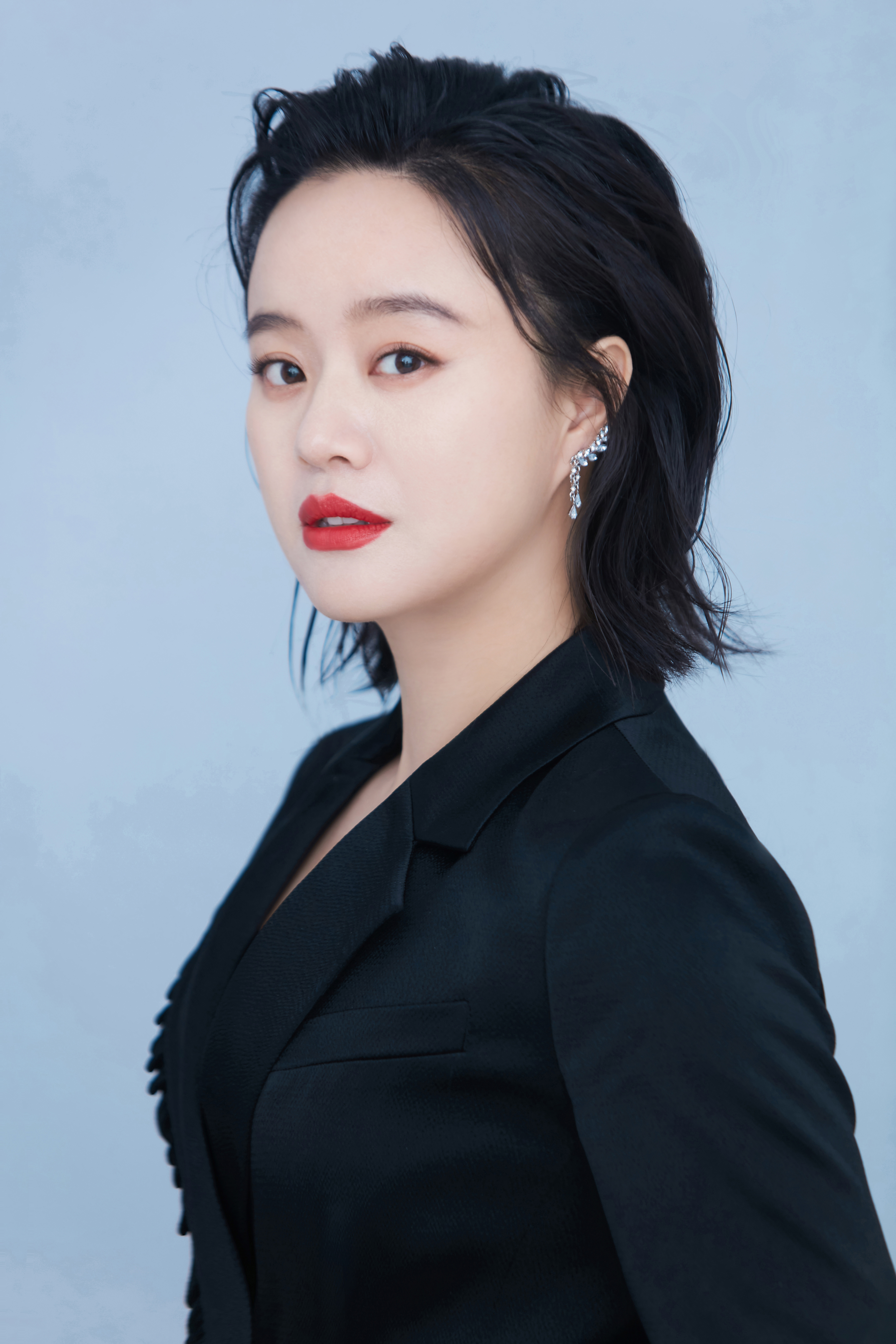 id="gnwo72b8u8">何翯,1987年6月25日出生于辽宁省,中国内地女演员