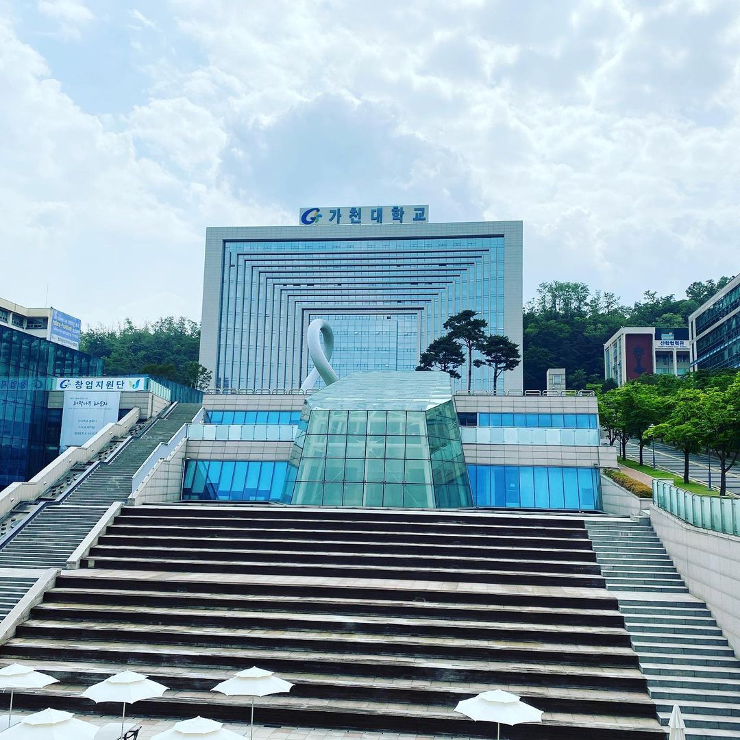  p>嘉泉大学(               ,gachon university),"嘉泉"意为"美丽的