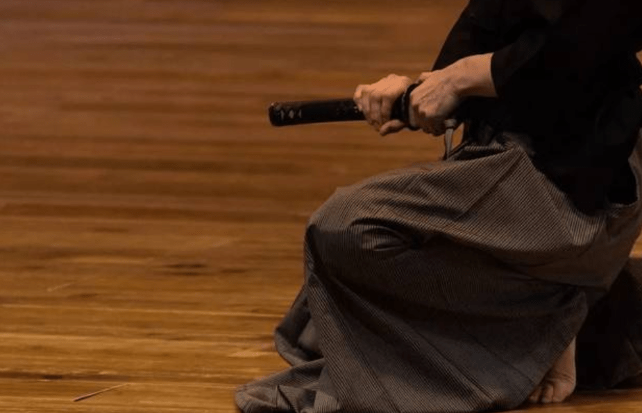明明用的是刀却称剑，靠街头卖艺才保住传承的日本剑术到底是啥？_百科TA说