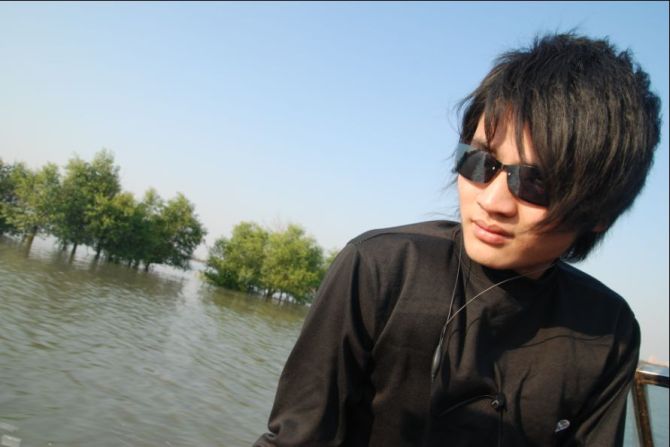 艺名:dj熊波,3月6日生于湖南郴州,毕业于郴州新华学校,中国内地男歌手