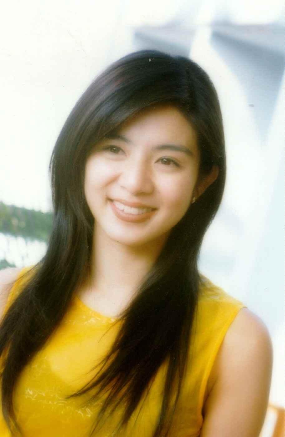  p>杨采妮,1974年5月23日出生于中国台湾省台北市,中国香港长大,中国