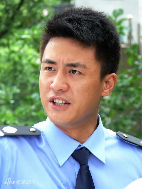 ">柳国庆 /a>执导, a target="_blank" href="/item/杜淳/2127557" d