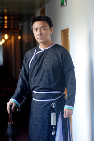 是由香港"鬼才导演"王晶执导的以黄飞鸿的事迹作为题材的电视剧,该