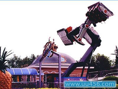  p data-id="ta0c8dthqbhl">意大利飞毯是一种大型游乐设施,可供多人