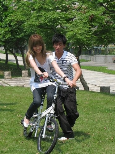 演员,是香港女子组合 a target="_blank" href="/item/cookies