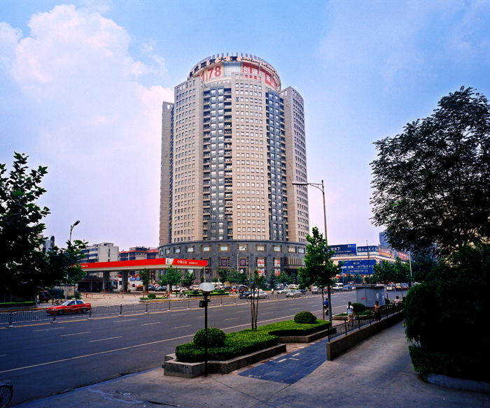 近12万平方米,是 a target="_blank" href="/item/郑州市/2439317"