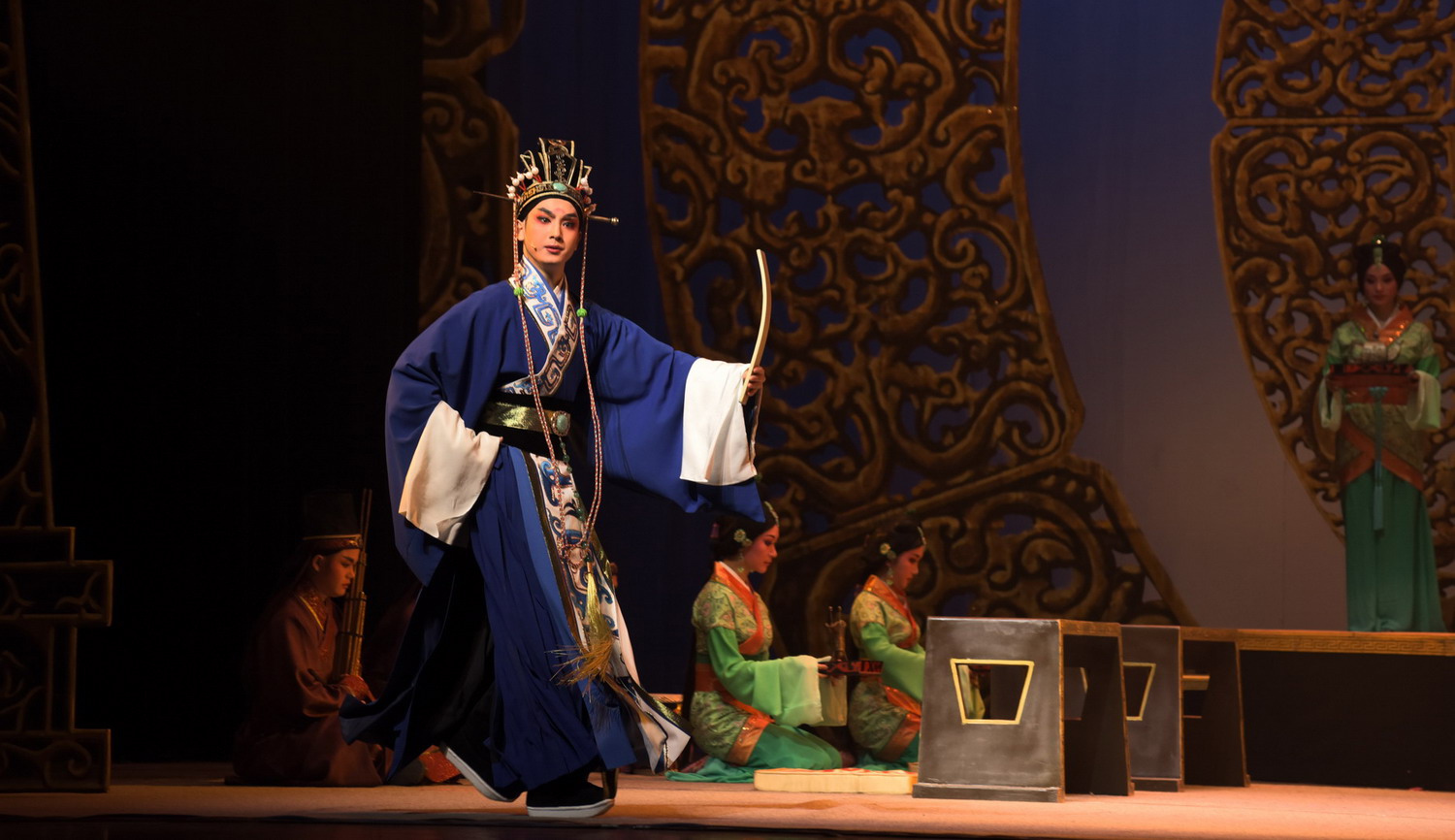 汪舟格,浙江诸暨人, a target="_blank" href="/item/浙江越剧团