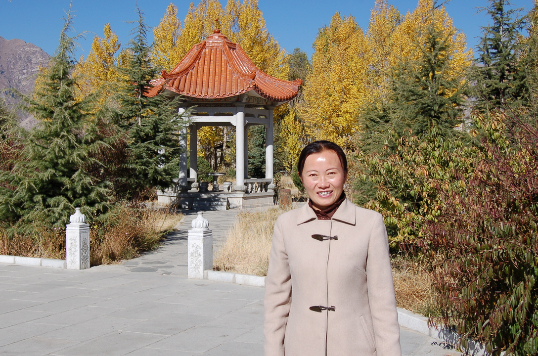  p>刘树群,女,藏族,中共党员,拉萨中学教师. /p>