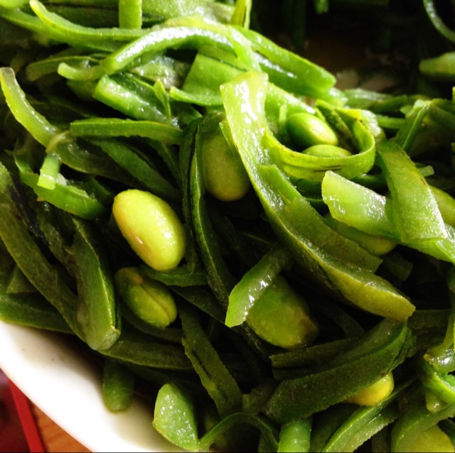 丝瓜皮炒毛豆仔