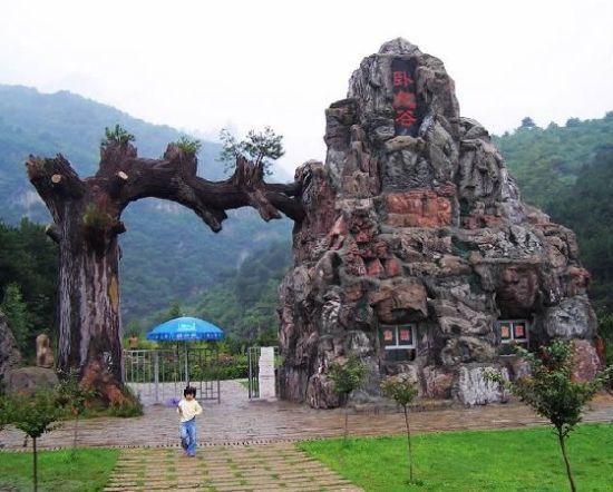  p>北峰卧龙谷休闲旅游风景区位于福州市北峰日溪乡,是福州地区草坪最
