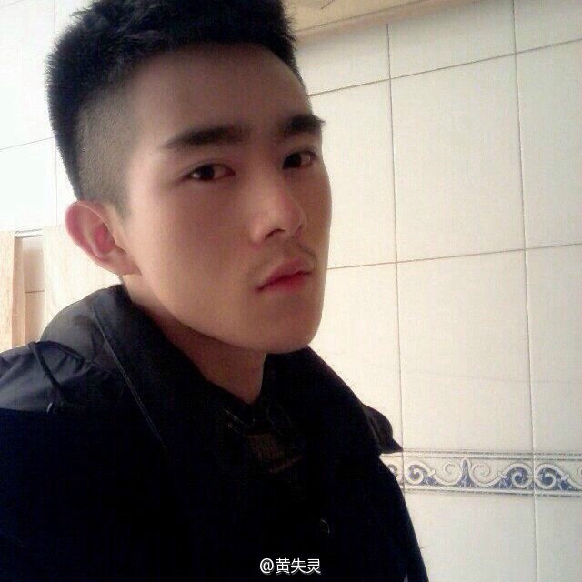  p>秦思瀚(1992年9月29日-2015年3月7日),四川南充人,生前系 a target