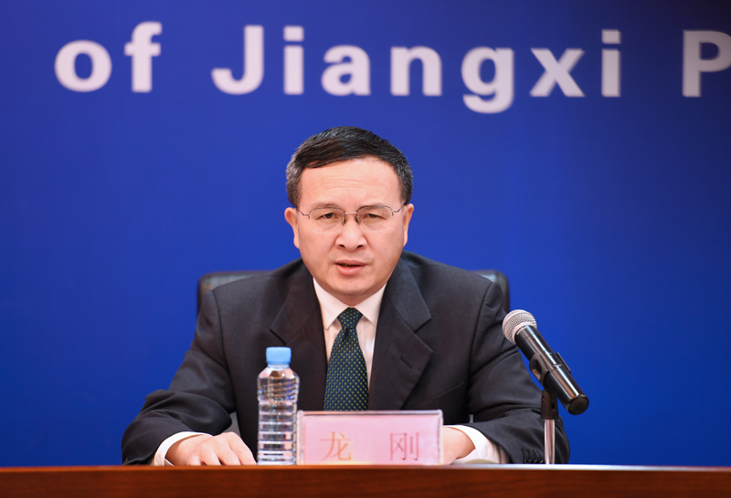  p>龙刚,男,1964年9月出生,1984年8月参加工作