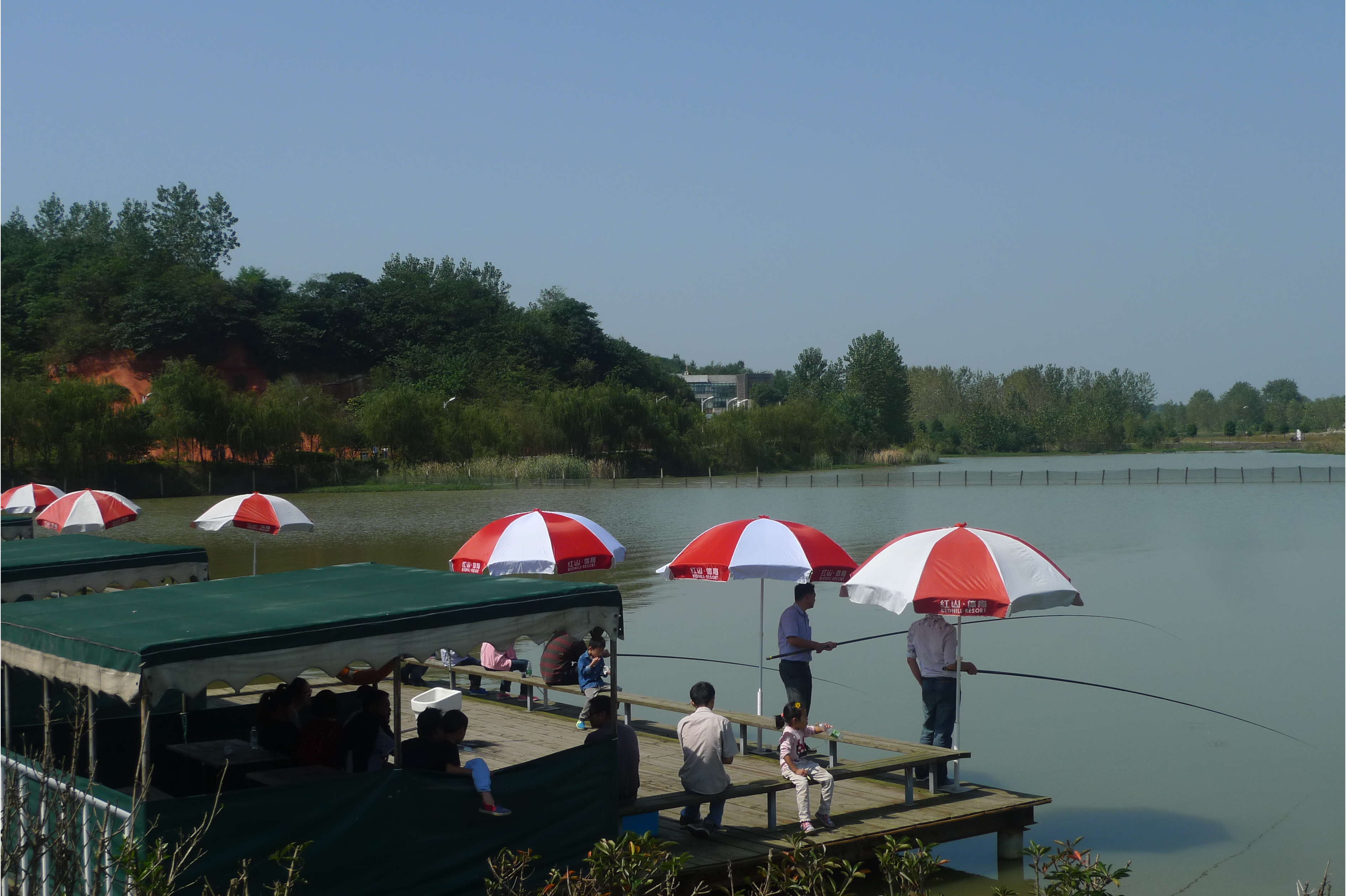 href="/item/江苏省">江苏省 /a>红山体育健身度假村位于仪征市枣林湾