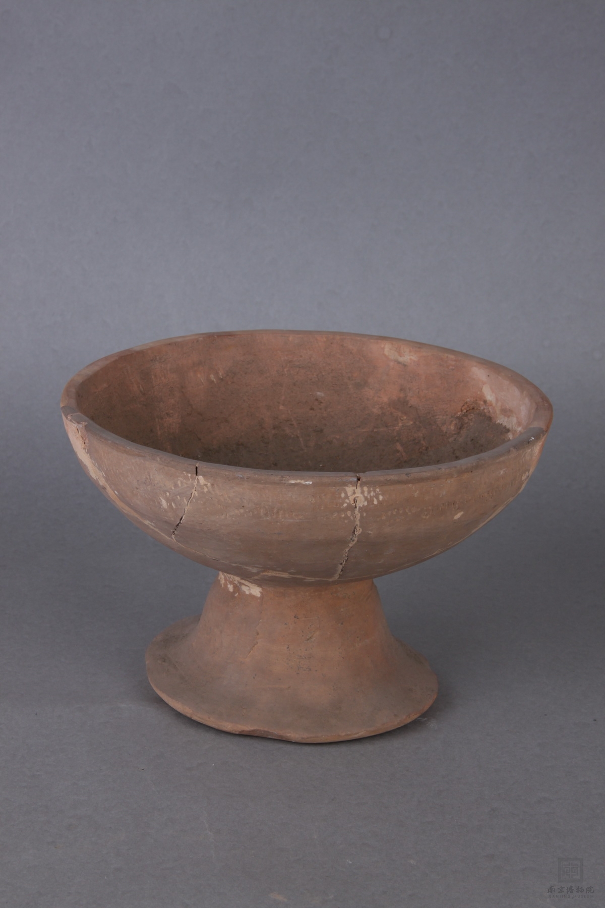 新石器时代泥质红陶豆