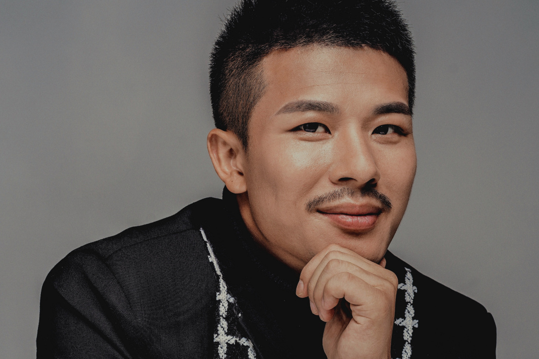  p>胡丁,1988年2月18日出生于湖南永州,中国男演员.