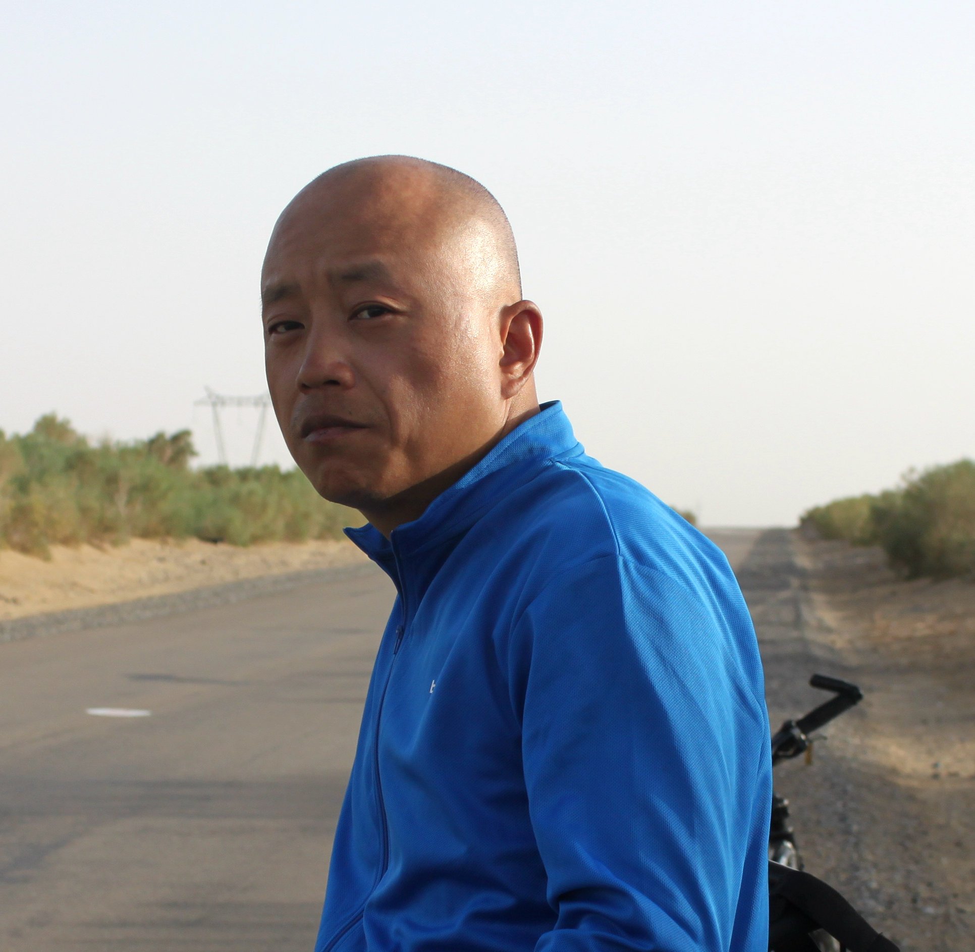 黄章晋,男,媒体人,作家,《 a target="_blank" href="/item/大象公会