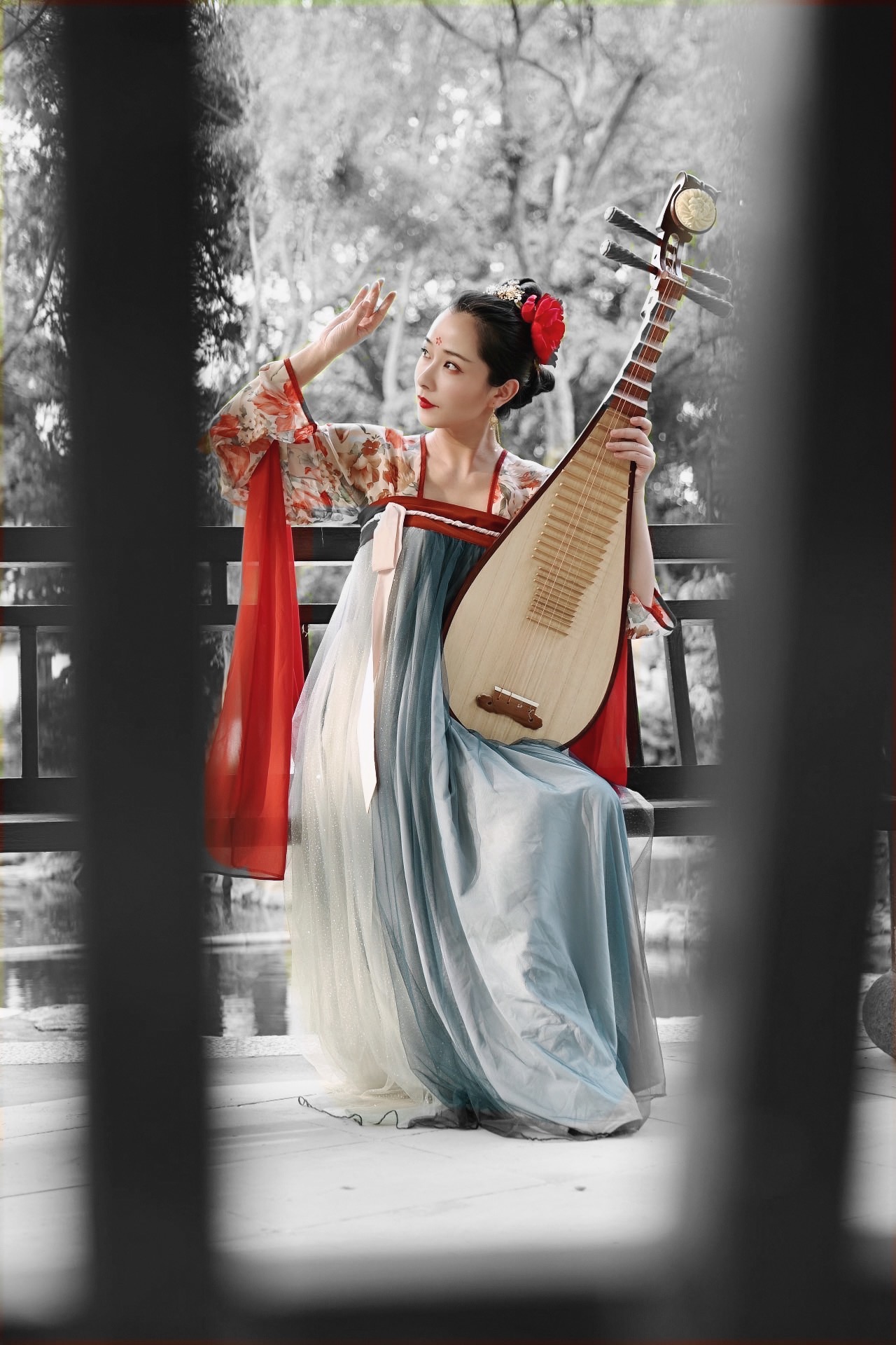 target="_blank" href="/item/上海评弹团">上海评弹团 /a>青年演员