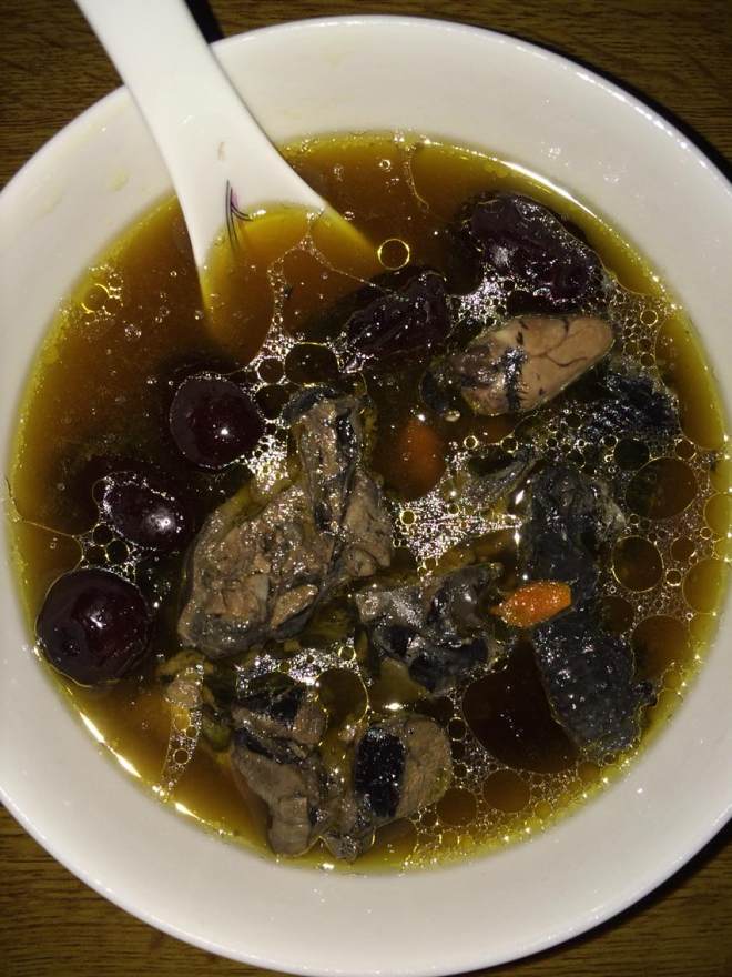 乌鸡枸杞红枣汤