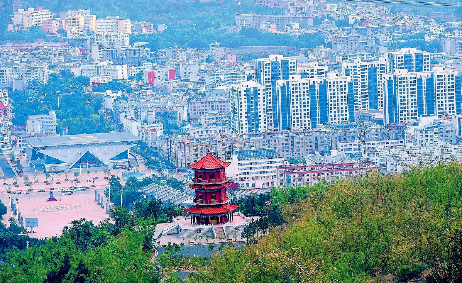  p data-id="gnhfoozlyw">新平彝族傣族自治县(简称新平县),隶属云南