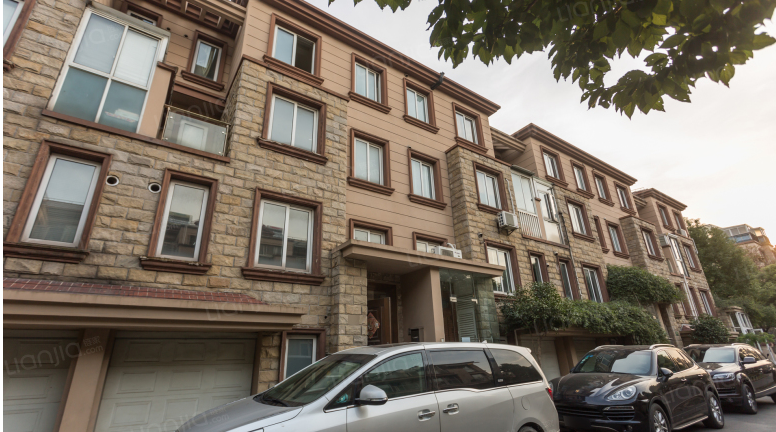  p>金铭文博水景(别墅)位于上海市闵行颛桥,由 a target="_blank"