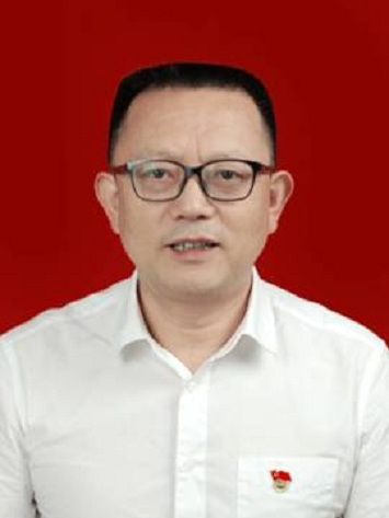  p>文志军,现任桃江县桃花江镇党委书记. /p>