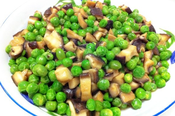  p data-id="gn7sazc5f5">香菇碗豆是一道菜品,制作原料有香菇,豌豆, 