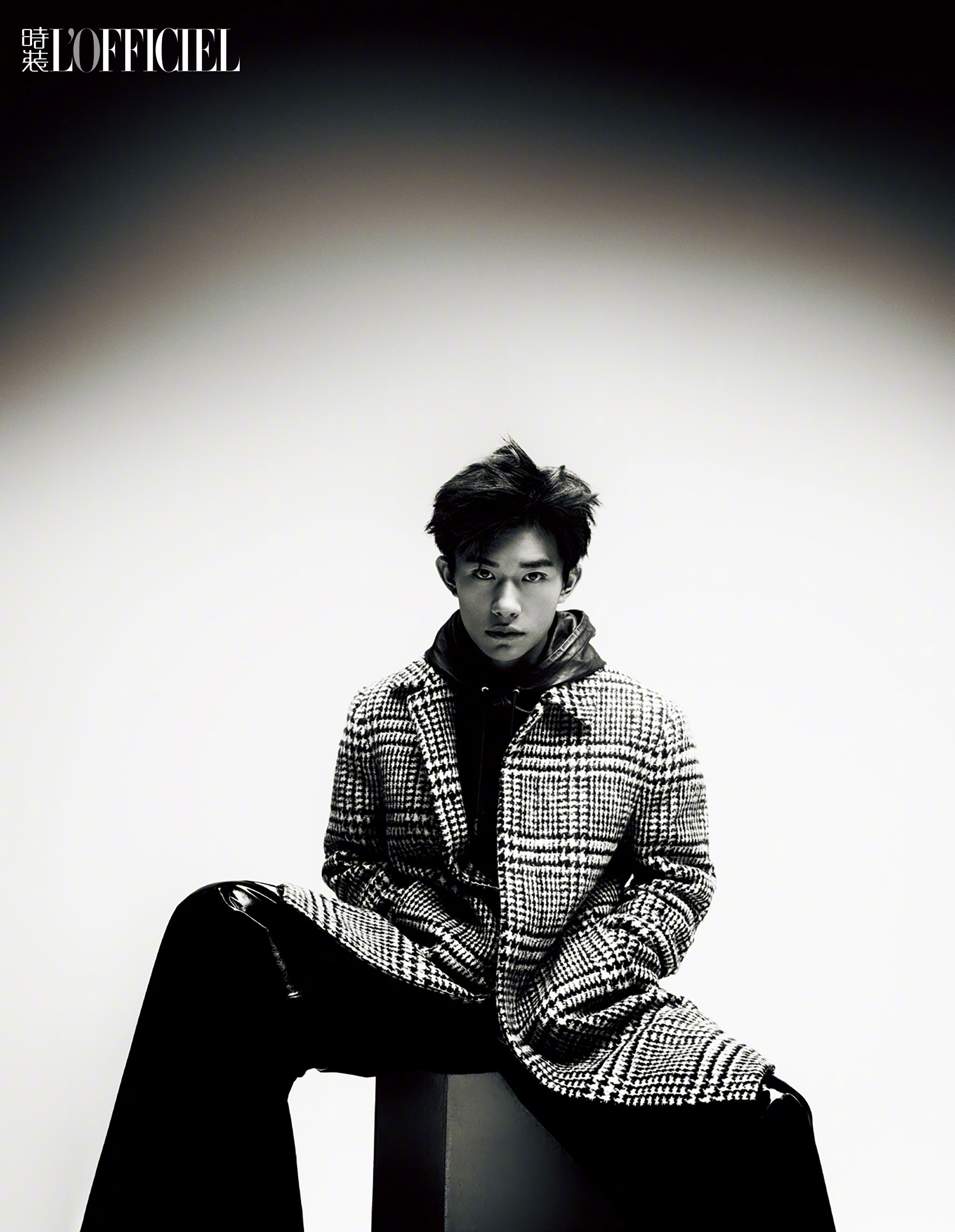  p>易烊千玺,2000年11月28日生于湖南怀化,中国内地男演员,歌手,舞者