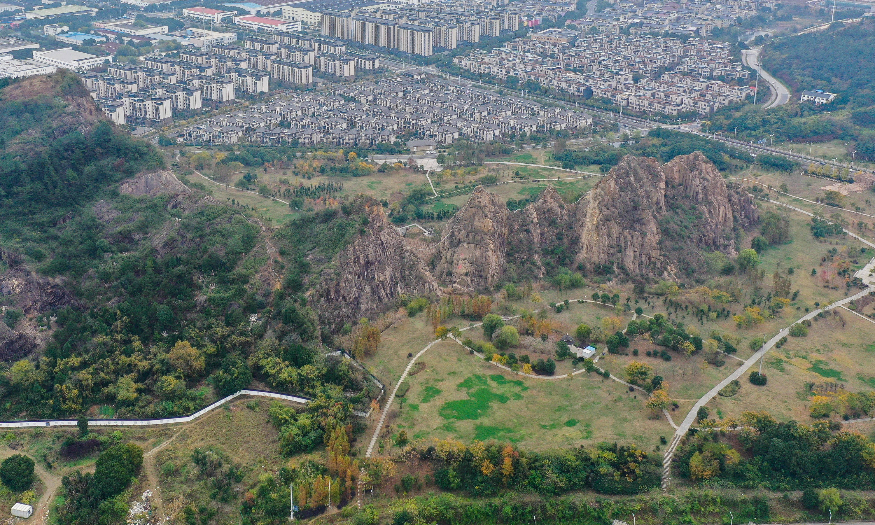  p>高景山,江苏省苏州市山名.